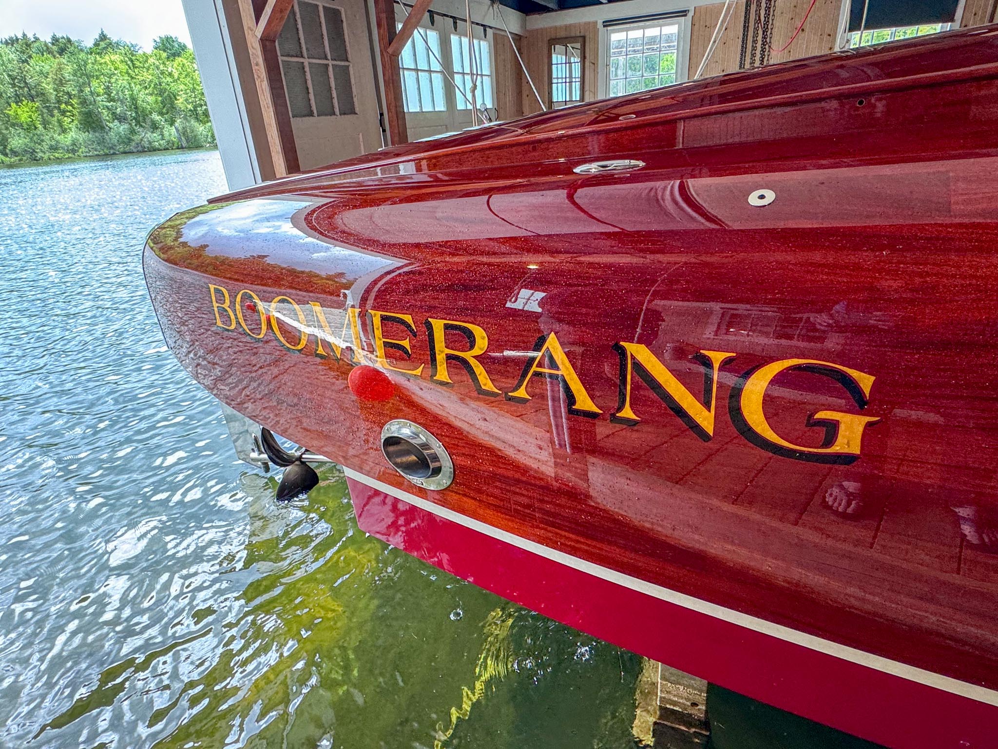 Boomering in boat house