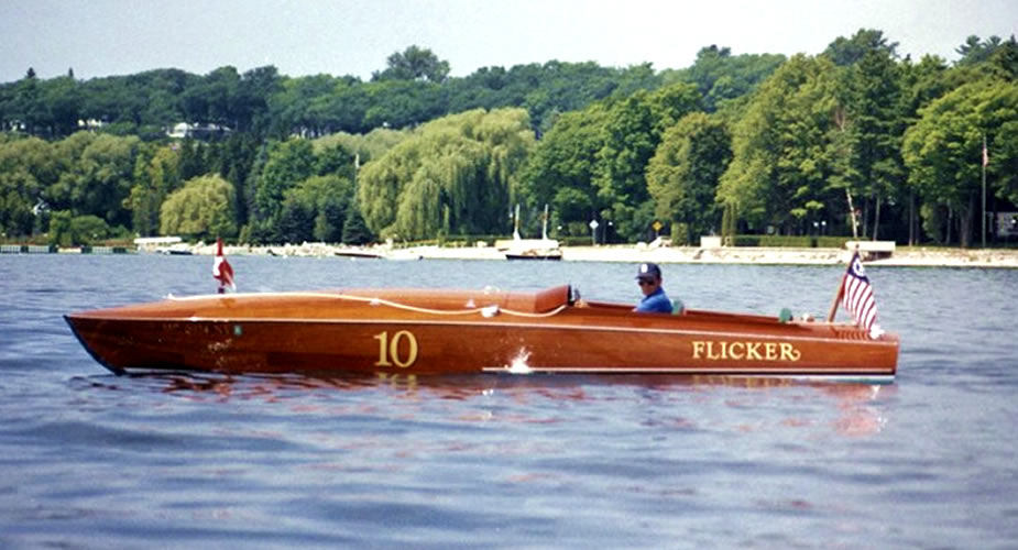 Flicker boat on the water.